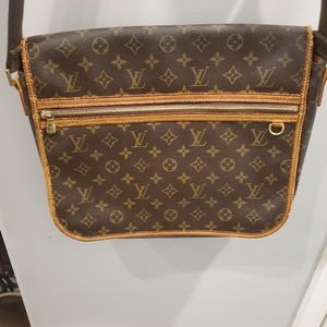 Authentic Louis Vuitton Messanger Bag